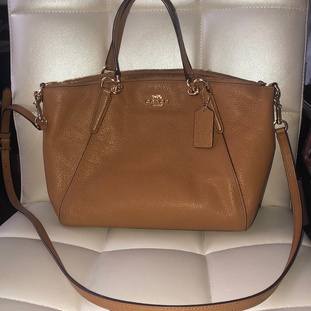 Camel 🐪 colored coach handbag